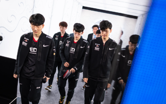 两队的整体 两队的整体